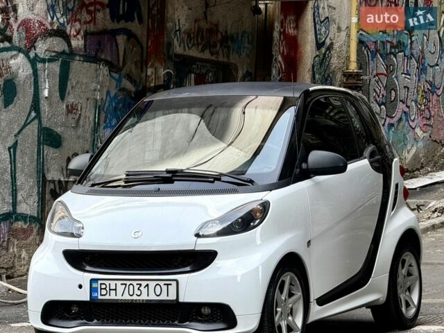 Білий Смарт Fortwo, об'ємом двигуна 1 л та пробігом 110 тис. км за 4999 $, фото 4 на Automoto.ua