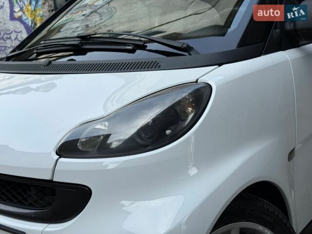 Білий Смарт Fortwo, об'ємом двигуна 1 л та пробігом 110 тис. км за 4999 $, фото 14 на Automoto.ua