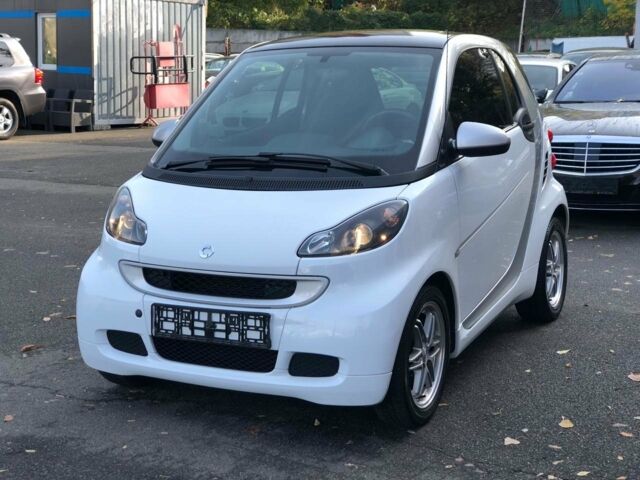 Білий Смарт Fortwo, об'ємом двигуна 1 л та пробігом 36 тис. км за 9300 $, фото 2 на Automoto.ua