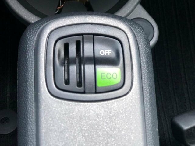 Білий Смарт Fortwo, об'ємом двигуна 1 л та пробігом 36 тис. км за 9300 $, фото 25 на Automoto.ua