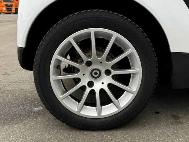 Білий Смарт Fortwo, об'ємом двигуна 1 л та пробігом 129 тис. км за 3800 $, фото 21 на Automoto.ua