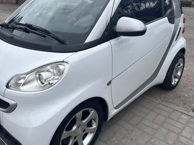 Белый Смарт Форту, объемом двигателя 1 л и пробегом 136 тыс. км за 7000 $, фото 1 на Automoto.ua