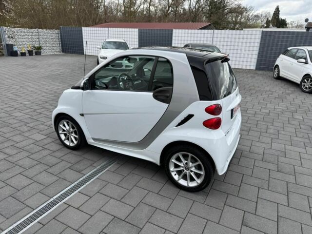 Білий Смарт Fortwo, об'ємом двигуна 1 л та пробігом 129 тис. км за 2900 $, фото 13 на Automoto.ua