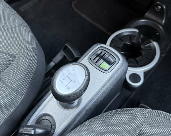 Білий Смарт Fortwo, об'ємом двигуна 1 л та пробігом 168 тис. км за 5100 $, фото 10 на Automoto.ua