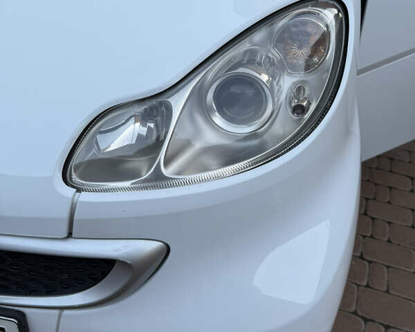 Білий Смарт Fortwo, об'ємом двигуна 1 л та пробігом 168 тис. км за 5100 $, фото 21 на Automoto.ua