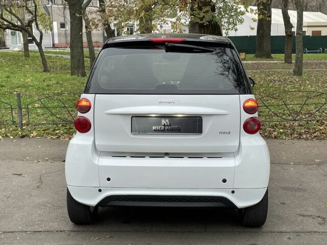 Білий Смарт Fortwo, об'ємом двигуна 1 л та пробігом 122 тис. км за 5800 $, фото 6 на Automoto.ua