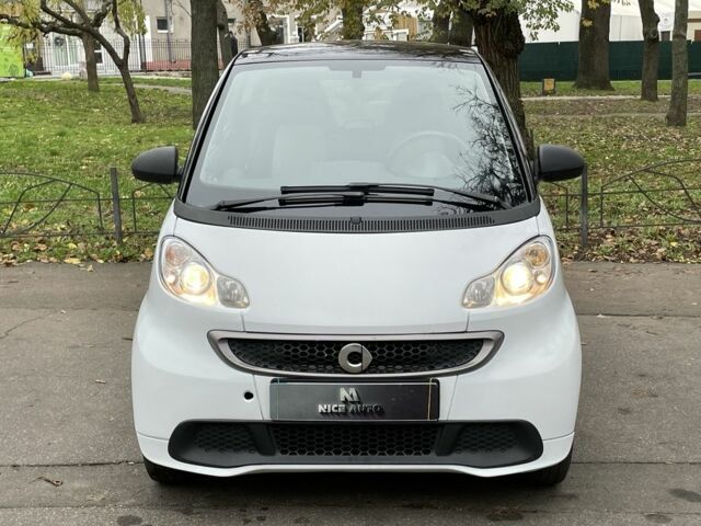 Білий Смарт Fortwo, об'ємом двигуна 1 л та пробігом 122 тис. км за 5800 $, фото 1 на Automoto.ua