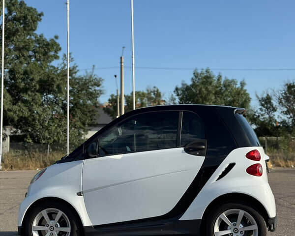 Білий Смарт Fortwo, об'ємом двигуна 1 л та пробігом 97 тис. км за 6100 $, фото 3 на Automoto.ua