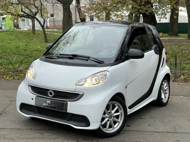Білий Смарт Fortwo, об'ємом двигуна 1 л та пробігом 122 тис. км за 5800 $, фото 2 на Automoto.ua