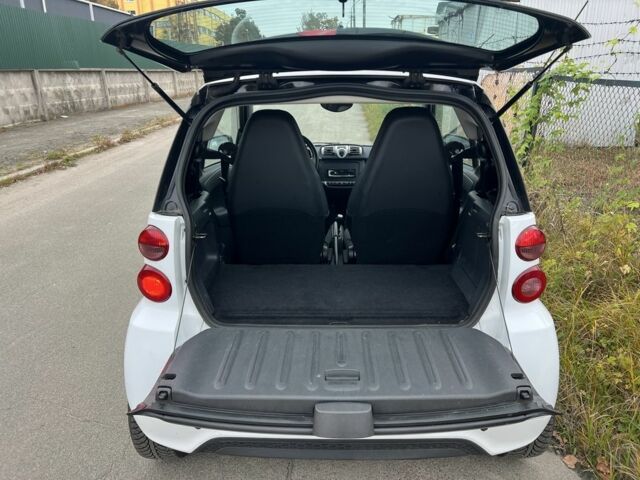 Білий Смарт Fortwo, об'ємом двигуна 1 л та пробігом 125 тис. км за 5199 $, фото 9 на Automoto.ua