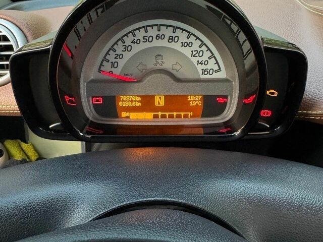 Білий Смарт Fortwo, об'ємом двигуна 1 л та пробігом 77 тис. км за 9000 $, фото 25 на Automoto.ua
