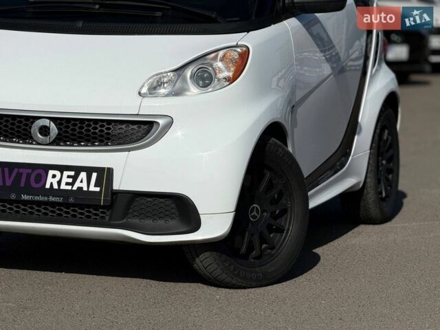 Білий Смарт Fortwo, об'ємом двигуна 0 л та пробігом 92 тис. км за 5500 $, фото 2 на Automoto.ua