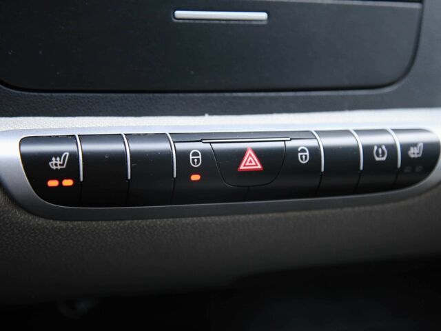 Білий Смарт Fortwo, об'ємом двигуна 0 л та пробігом 64 тис. км за 5300 $, фото 16 на Automoto.ua