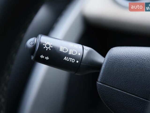 Білий Смарт Fortwo, об'ємом двигуна 0 л та пробігом 64 тис. км за 5200 $, фото 18 на Automoto.ua