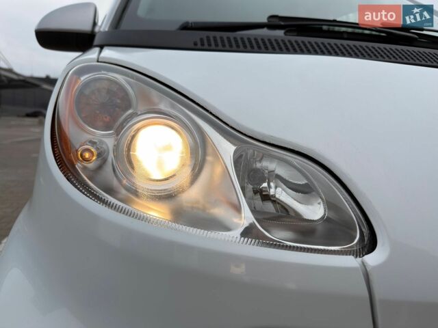 Білий Смарт Fortwo, об'ємом двигуна 1 л та пробігом 49 тис. км за 7500 $, фото 7 на Automoto.ua