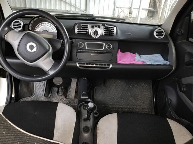 Білий Смарт Fortwo, об'ємом двигуна 1 л та пробігом 60 тис. км за 7000 $, фото 6 на Automoto.ua