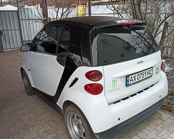 Білий Смарт Fortwo, об'ємом двигуна 1 л та пробігом 60 тис. км за 7000 $, фото 5 на Automoto.ua
