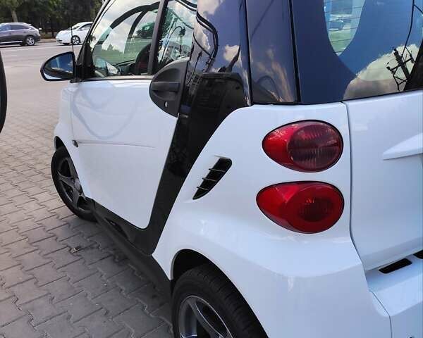 Белый Смарт Форту, объемом двигателя 1 л и пробегом 117 тыс. км за 7900 $, фото 10 на Automoto.ua