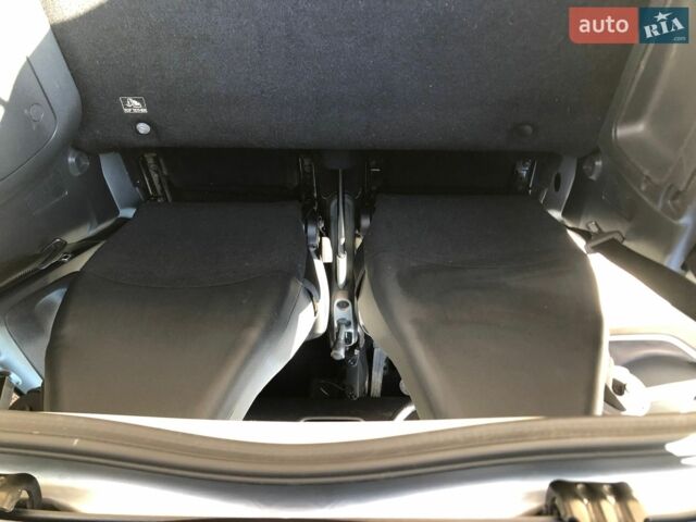 Білий Смарт Fortwo, об'ємом двигуна 0 л та пробігом 98 тис. км за 4599 $, фото 16 на Automoto.ua