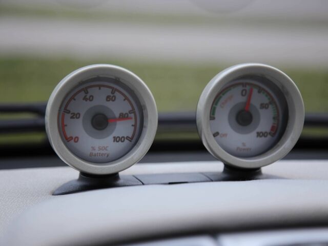 Білий Смарт Fortwo, об'ємом двигуна 0 л та пробігом 64 тис. км за 5300 $, фото 13 на Automoto.ua