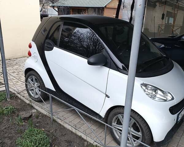Белый Смарт Форту, объемом двигателя 1 л и пробегом 60 тыс. км за 7000 $, фото 2 на Automoto.ua