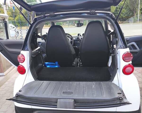 Белый Смарт Форту, объемом двигателя 1 л и пробегом 117 тыс. км за 7900 $, фото 5 на Automoto.ua