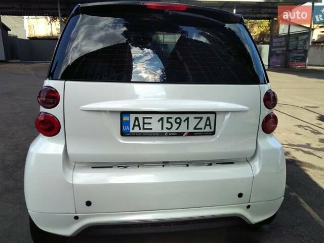 Білий Смарт Fortwo, об'ємом двигуна 0 л та пробігом 95 тис. км за 6700 $, фото 5 на Automoto.ua