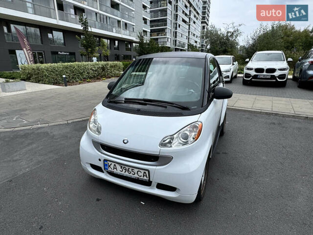 Білий Смарт Fortwo, об'ємом двигуна 1 л та пробігом 59 тис. км за 7500 $, фото 1 на Automoto.ua