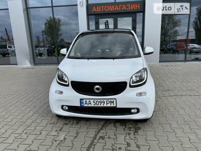 Білий Смарт Fortwo, об'ємом двигуна 0.9 л та пробігом 11 тис. км за 11599 $, фото 1 на Automoto.ua