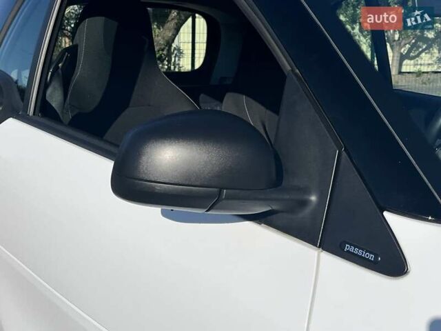 Белый Смарт Форту, объемом двигателя 0 л и пробегом 42 тыс. км за 7499 $, фото 9 на Automoto.ua