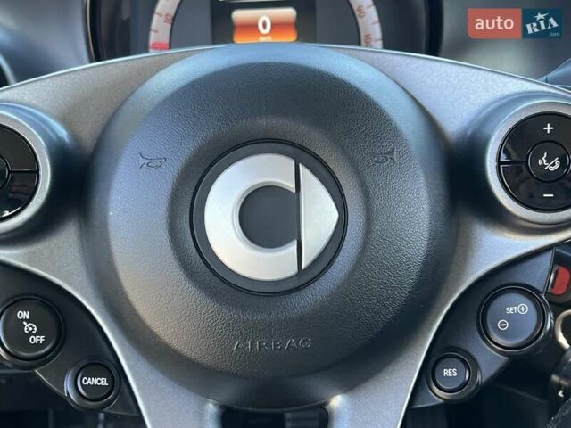 Білий Смарт Fortwo, об'ємом двигуна 0 л та пробігом 42 тис. км за 7499 $, фото 28 на Automoto.ua