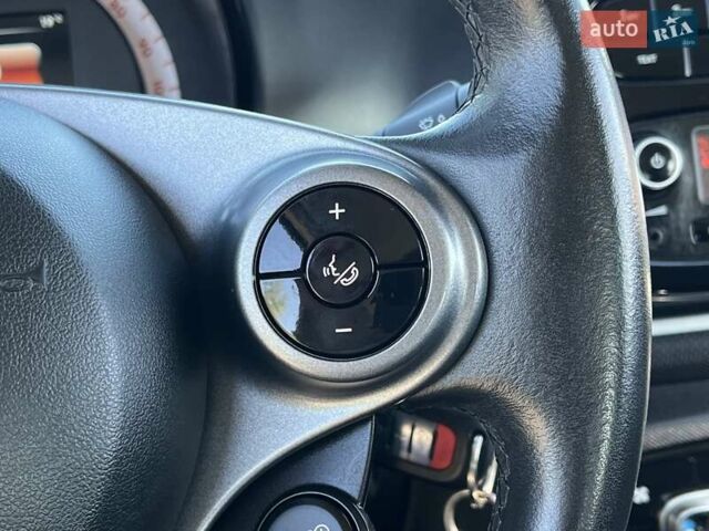 Білий Смарт Fortwo, об'ємом двигуна 0 л та пробігом 42 тис. км за 7499 $, фото 31 на Automoto.ua