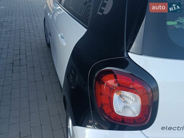 Белый Смарт Форту, объемом двигателя 0 л и пробегом 105 тыс. км за 8200 $, фото 4 на Automoto.ua