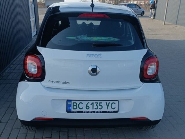Білий Смарт Fortwo, об'ємом двигуна 0 л та пробігом 116 тис. км за 7500 $, фото 4 на Automoto.ua
