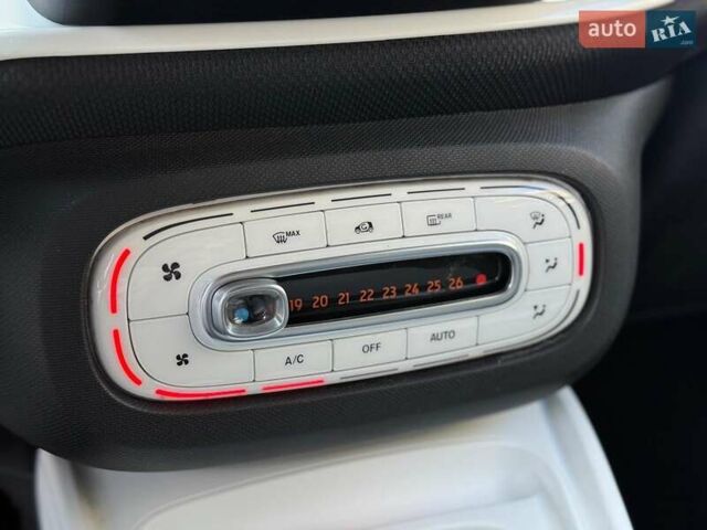 Белый Смарт Форту, объемом двигателя 0 л и пробегом 29 тыс. км за 10490 $, фото 20 на Automoto.ua