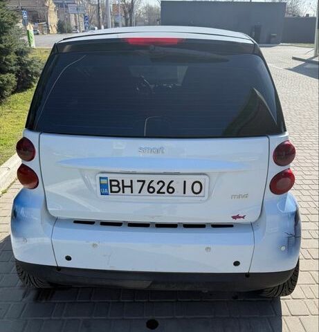 Білий Смарт Fortwo, об'ємом двигуна 1 л та пробігом 80 тис. км за 6161 $, фото 3 на Automoto.ua