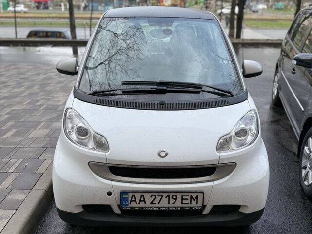 Белый Смарт Форту, объемом двигателя 1 л и пробегом 105 тыс. км за 5000 $, фото 1 на Automoto.ua