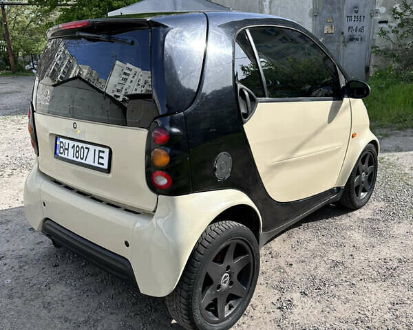 Бежевий Смарт Fortwo, об'ємом двигуна 0.6 л та пробігом 168 тис. км за 3200 $, фото 1 на Automoto.ua