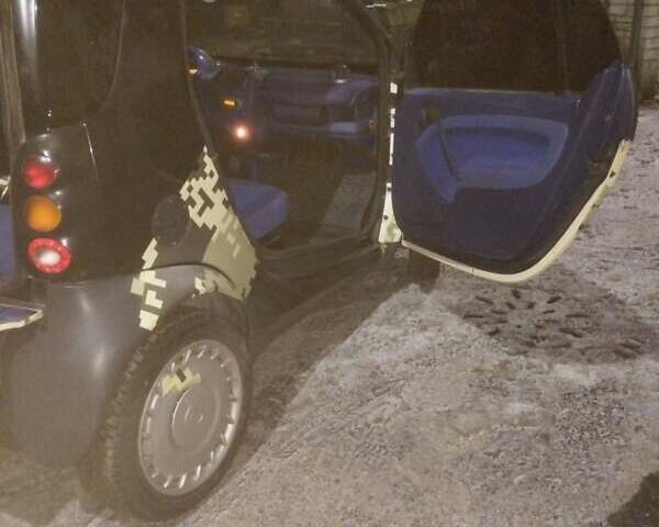 Бежевий Смарт Fortwo, об'ємом двигуна 0.6 л та пробігом 222 тис. км за 3200 $, фото 6 на Automoto.ua