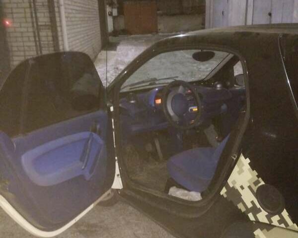 Бежевий Смарт Fortwo, об'ємом двигуна 0.6 л та пробігом 222 тис. км за 3200 $, фото 10 на Automoto.ua