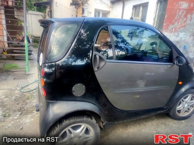 Чорний Смарт Fortwo, об'ємом двигуна 0.6 л та пробігом 160 тис. км за 2000 $, фото 1 на Automoto.ua