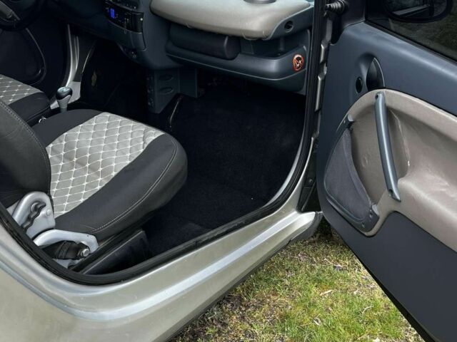 Черный Смарт Форту, объемом двигателя 0.6 л и пробегом 250 тыс. км за 2400 $, фото 13 на Automoto.ua