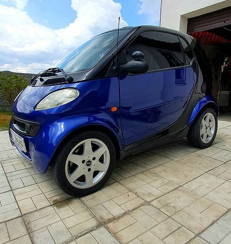 Чорний Смарт Fortwo, об'ємом двигуна 0.6 л та пробігом 119 тис. км за 3100 $, фото 1 на Automoto.ua