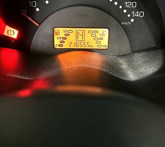 Чорний Смарт Fortwo, об'ємом двигуна 0.7 л та пробігом 216 тис. км за 3100 $, фото 8 на Automoto.ua