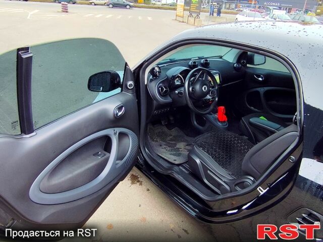 Чорний Смарт Fortwo, об'ємом двигуна 0 л та пробігом 67 тис. км за 10600 $, фото 7 на Automoto.ua