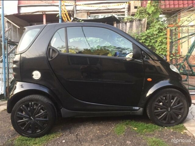 Чорний Смарт Fortwo, об'ємом двигуна 0 л та пробігом 165 тис. км за 3200 $, фото 2 на Automoto.ua