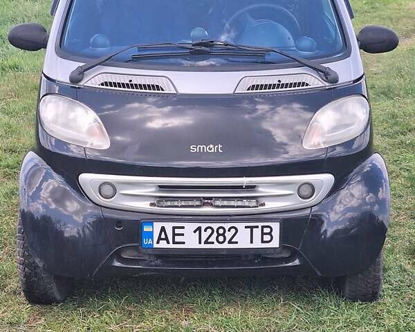 Чорний Смарт Fortwo, об'ємом двигуна 0 л та пробігом 192 тис. км за 3000 $, фото 1 на Automoto.ua