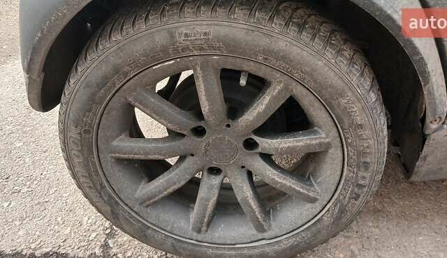 Чорний Смарт Fortwo, об'ємом двигуна 0.6 л та пробігом 181 тис. км за 2090 $, фото 6 на Automoto.ua