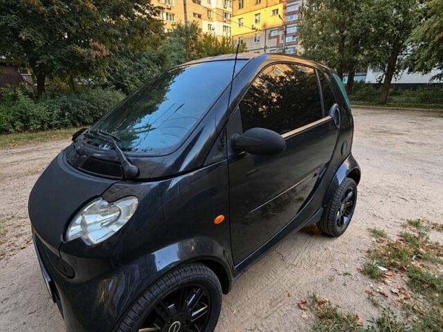 Чорний Смарт Fortwo, об'ємом двигуна 0.7 л та пробігом 200 тис. км за 2947 $, фото 6 на Automoto.ua