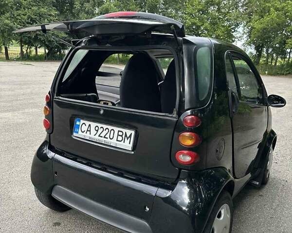 Чорний Смарт Fortwo, об'ємом двигуна 0.7 л та пробігом 182 тис. км за 3500 $, фото 3 на Automoto.ua